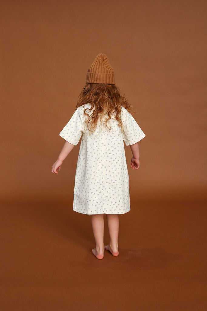 Short-sleeve dress with floral pattern, designed for children